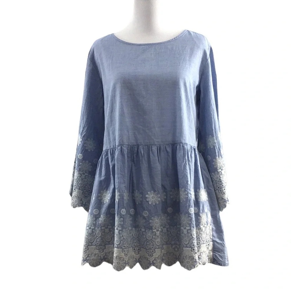 Sweet Magnolia Skye Blue White Embroidered Peasent Top Womens Small 3/4 Sleeve
